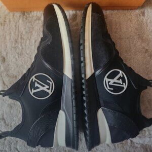 Louis Vuitton Sneakers size 49